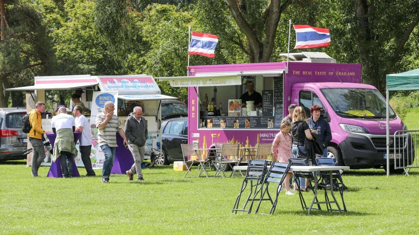 Food truck en service sur un festival