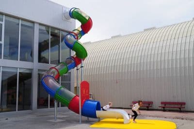 Toboggan tubulaire spiral