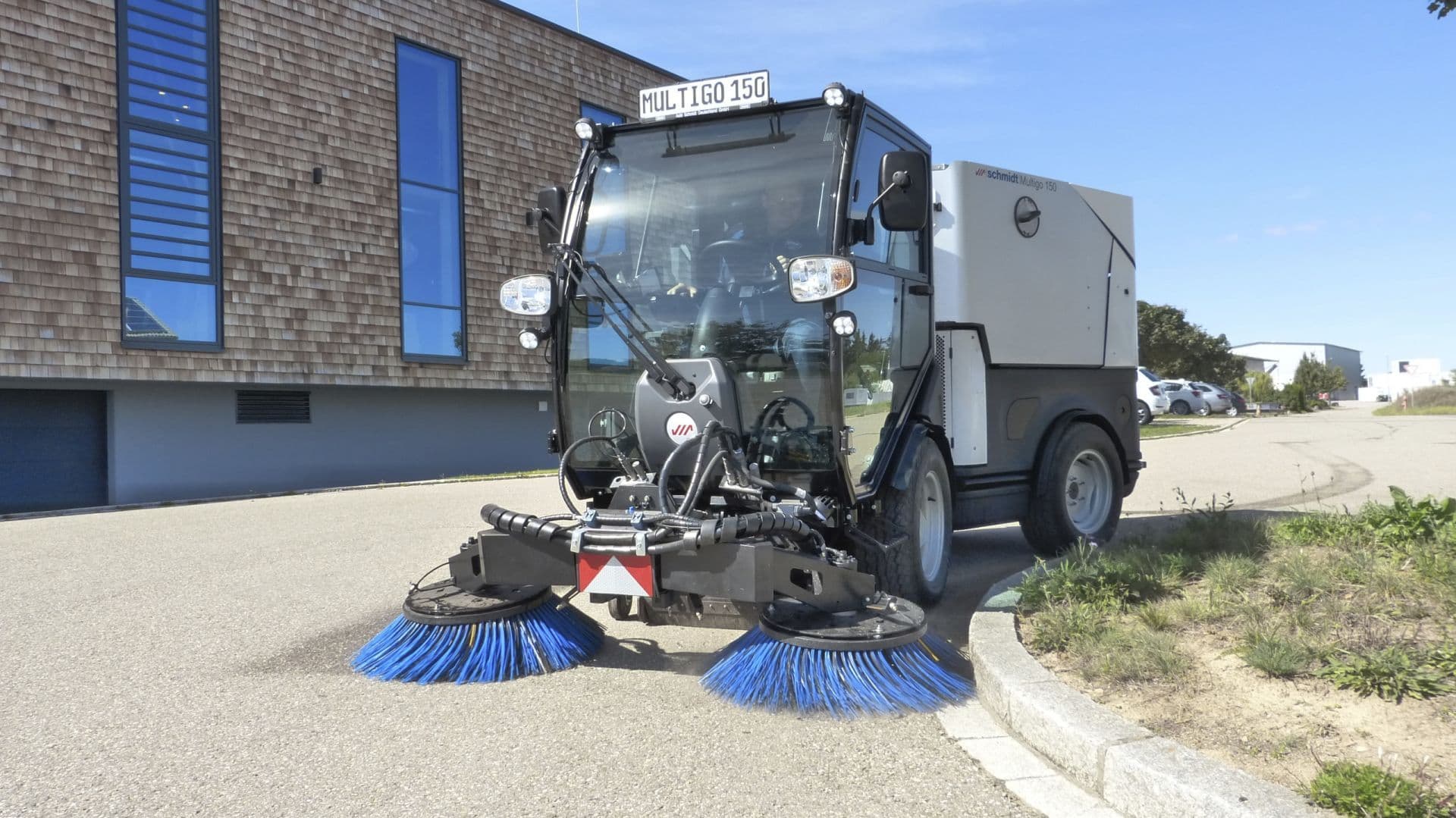 Balayeuse de voirie autoportée