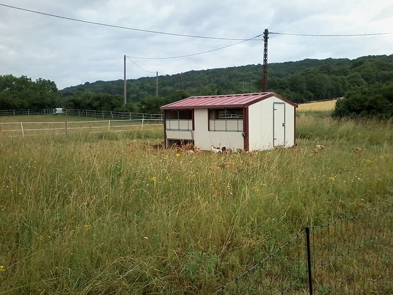 Cabane déplaçable pour volaille